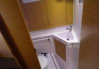 barcha a vela yacht a vela Elan 45 impression interno davanti bagno